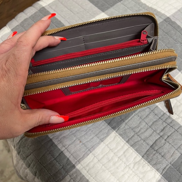 Wallet - Picture 3 of 4